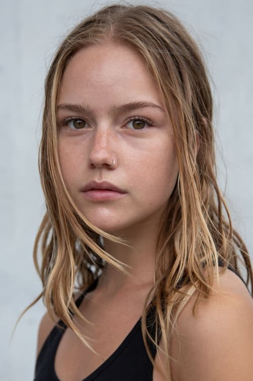 Bơi đêm - Night Swim (2024) - vũ trụ siêu nhiên Bơi đêm - Night Swim (2024) - vũ trụ siêu nhiên