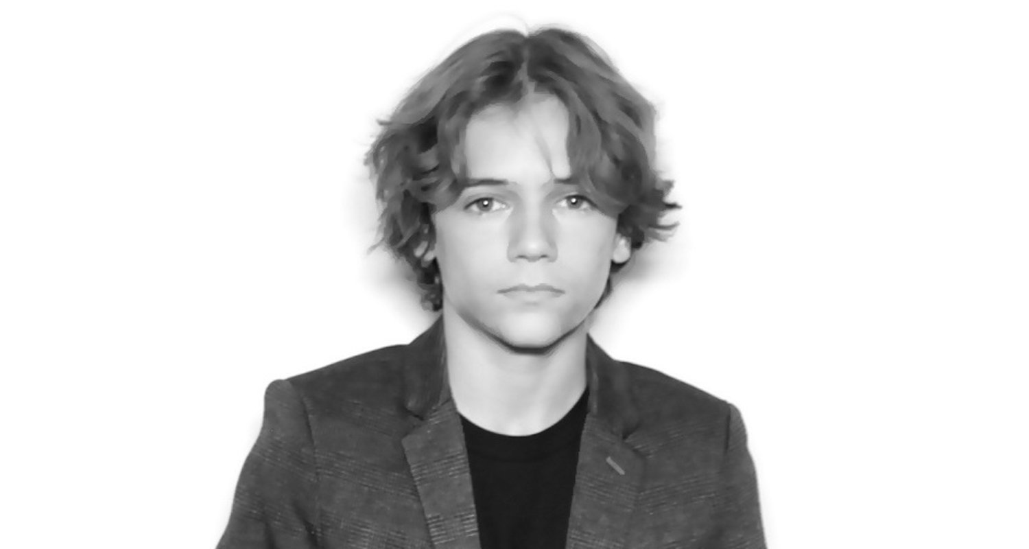 Bơi đêm - Night Swim (2024) - vũ trụ siêu nhiên Bơi đêm - Night Swim (2024) - vũ trụ siêu nhiên