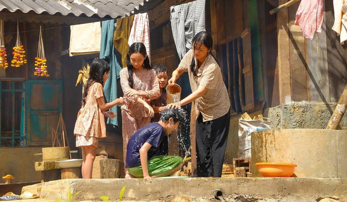 Lật Mặt 7: Một Điều Ước - tình thân và người ấm áp thông qua chủ đề gia đ Lật Mặt 7: Một Điều Ước - tình thân và người ấm áp thông qua chủ đề gia đ