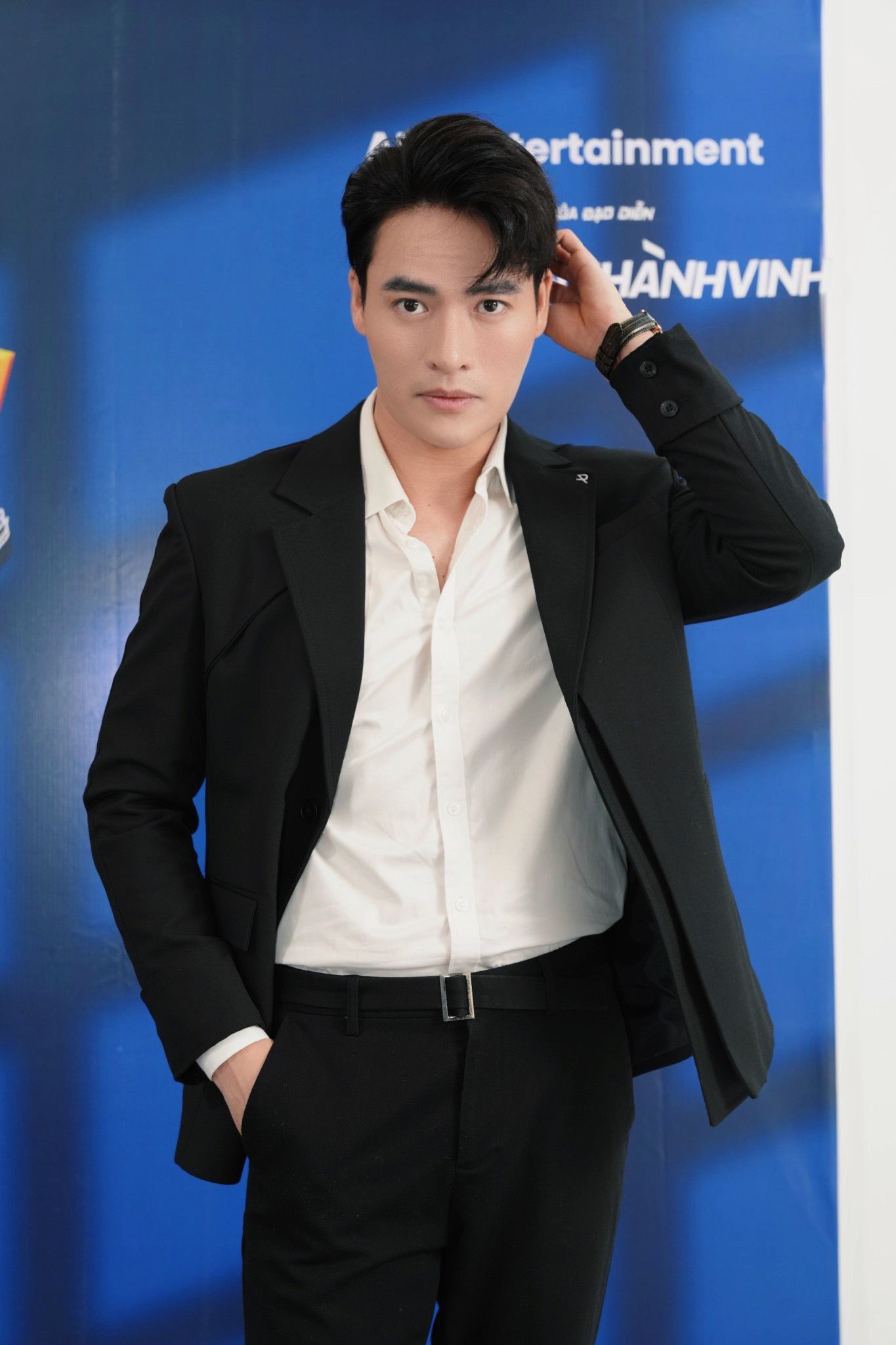 Nụ hôn bạc tỷ Nụ hôn bạc tỷ