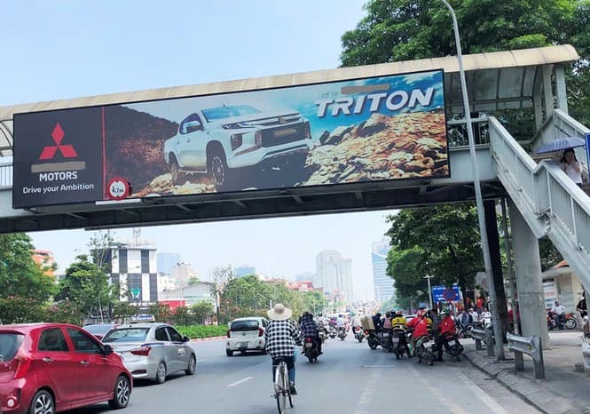 Quảng cáo tấm biển lớn